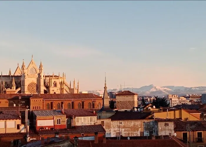 The View - Apartamento Reformado Con Vistas A La Catedral By Leonapartamentos