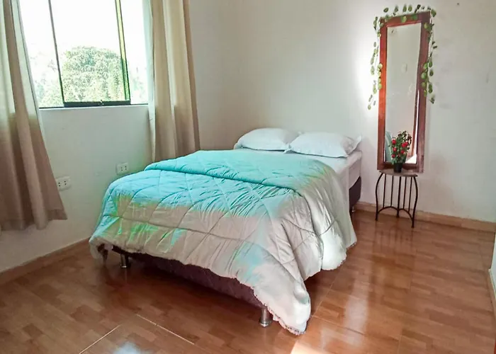 Casa De Campo En Lunahuana Con Jardin Amplio Para Familias Y Amigos