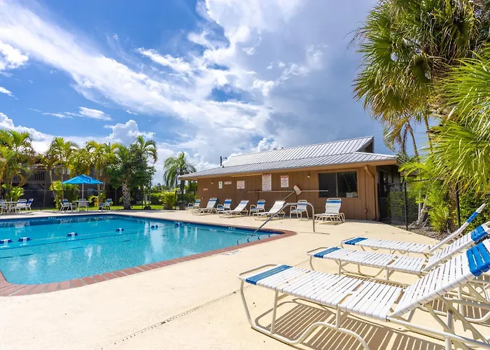 Bass & Sun Condominium 2/2 Bedroom