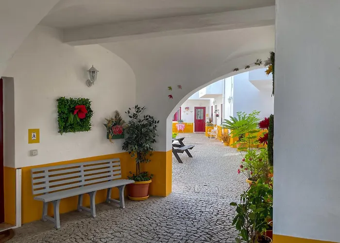 Evora City Break Apartment With Patio In The Historic Centre