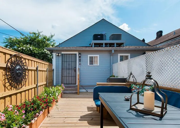 Shotgun Craftman House With Private Patio
