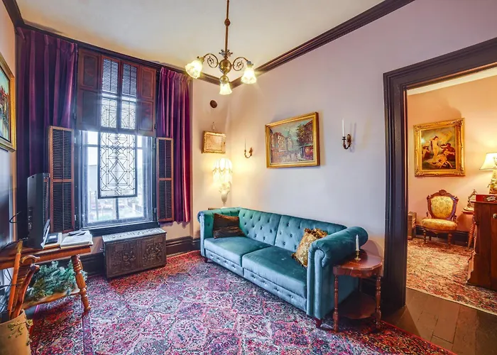 Vintage Apartment In Historic Downtown La Porte