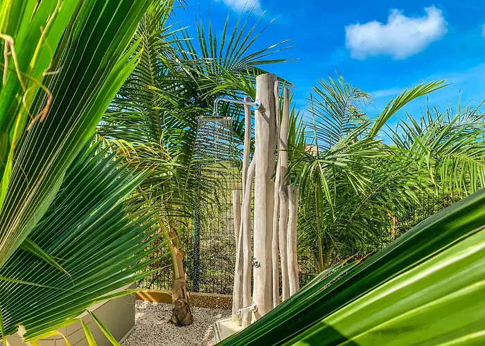 Isla Penthouse & Garden Apartments Bonaire