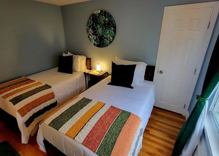 Unique & Peaceful Boston Home, Ideal For 2026 World Cup Visitor, Free Parking