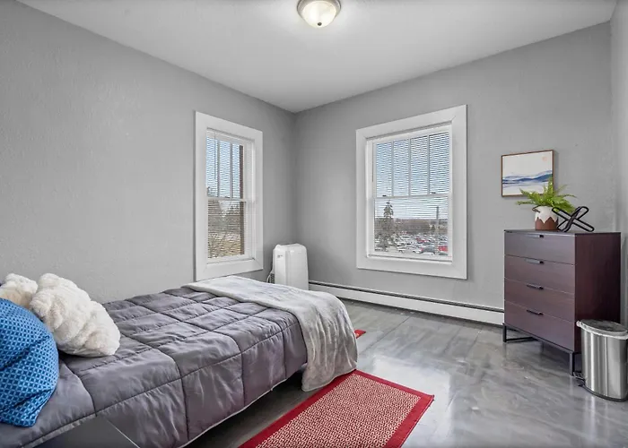 Navarre Apartments