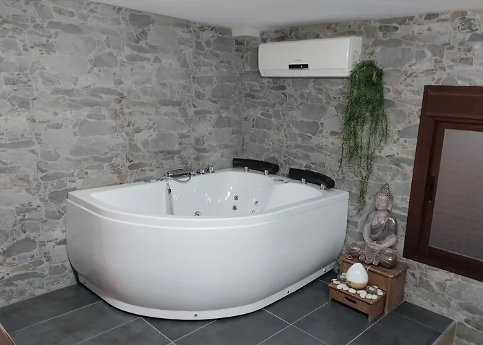 Estudio Jacuzzi Luz De Jerez