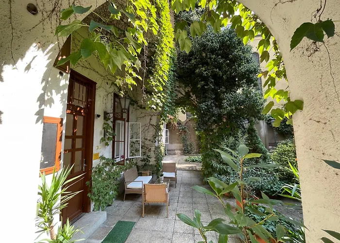 Palms Apartments Budapest By Bookbudapest