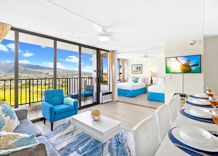 Breezy Waikiki Condo With Balcony & Beach Access