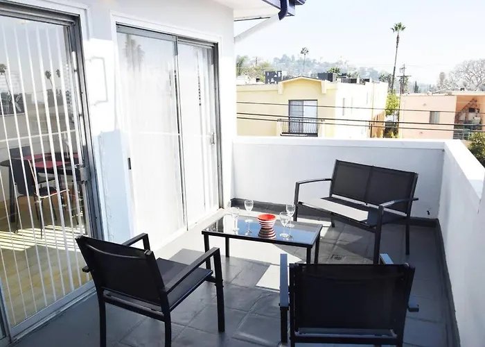 Hollywood Business Apartments