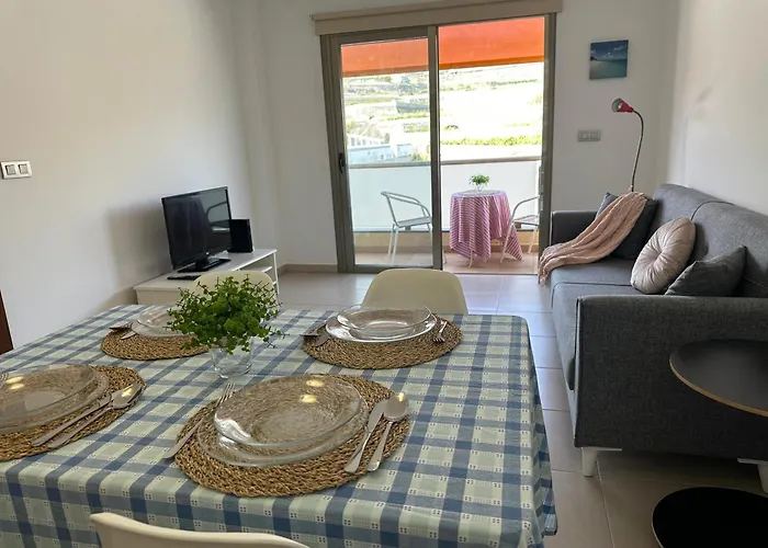 Tranquilo y cerca del mar con parking privado