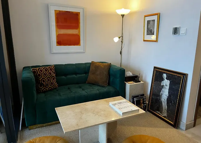 Parisian Style Apartment At The Smith Alam Sutera