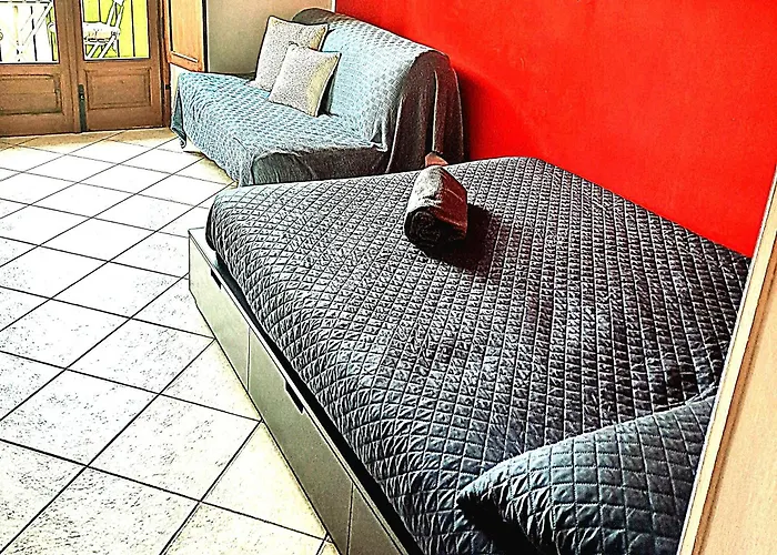 Cozy Family Home: Shared Apartment Near City Center