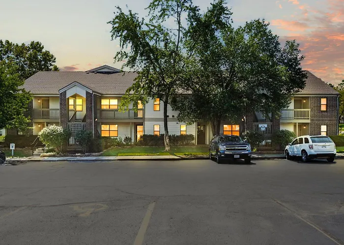 Retreat Near Table Rock Lake & Sdc With Indoor Pool