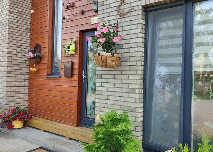 Geltoni Apartamentai