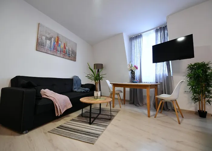 West In Apartments