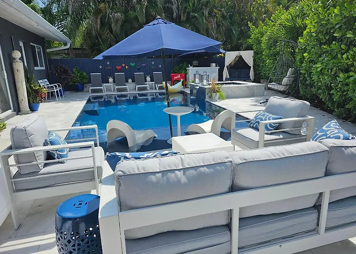 Casa806 Men Only Guest House