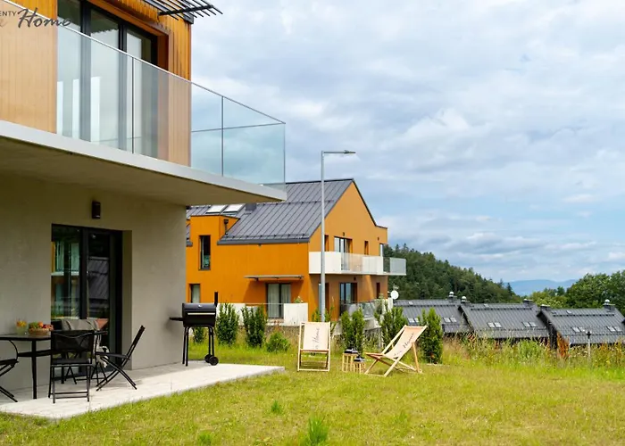 Wonder Home Hillside: Ski-Side Chalets with Playground and Outdoor Gym