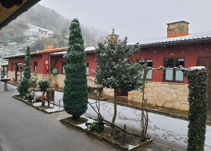 Hotel cerca del colegio: Apartamentos El Campal