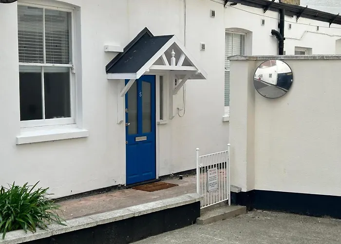 Beachside Mews