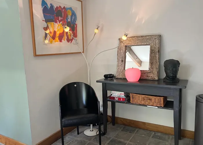 Cabine: Apple Tree Cottage - Charming Home At Beautiful Canal In Our Idyllic Garden