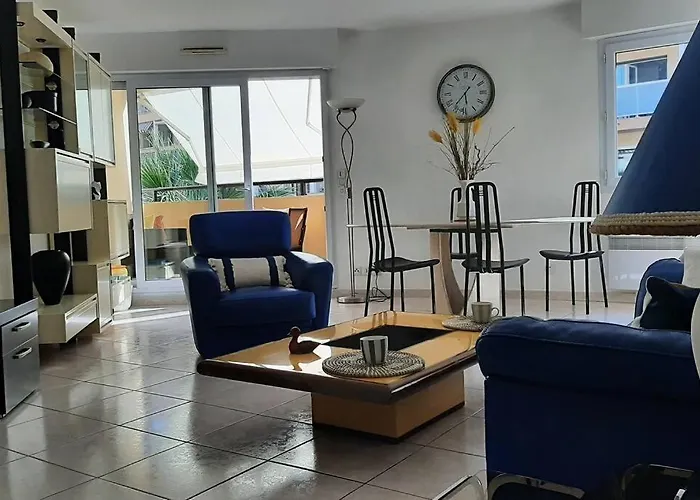 Grand T2 Lumineux, 2 Balcons, Coeur De Ville, A 100M Plage, Parking