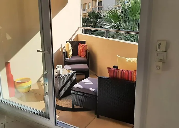 Grand T2 Lumineux, 2 Balcons, Coeur De Ville, A 100M Plage, Parking