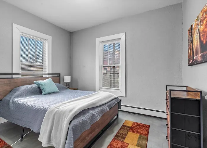 Navarre Apartments