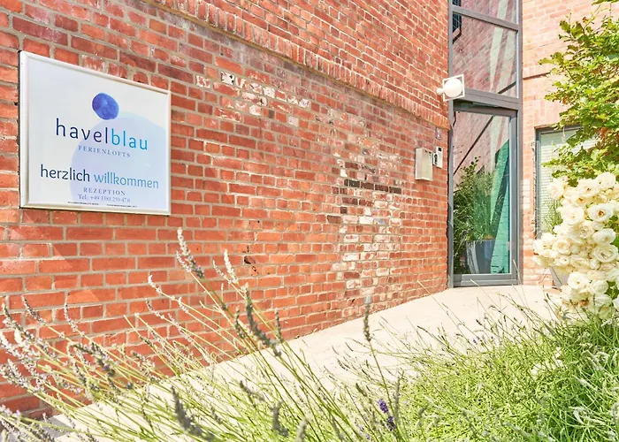 Havelblau Ferienlofts - Stilvoll Wohnen Unmittelbar An Der Havel - Zentral - Kueche - Wlan - Wallbox - Kajaks Und Fahrraeder Vor Ort