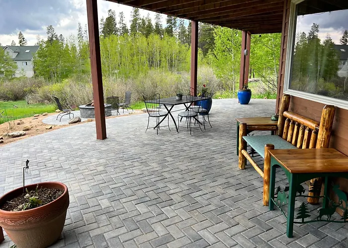 Meandering Moose Apartment Vacation Rental