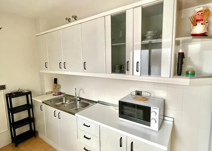 APARTAMENTO VERA, Apartamento de 2 dormitorios con balcón en el centro de Antequera