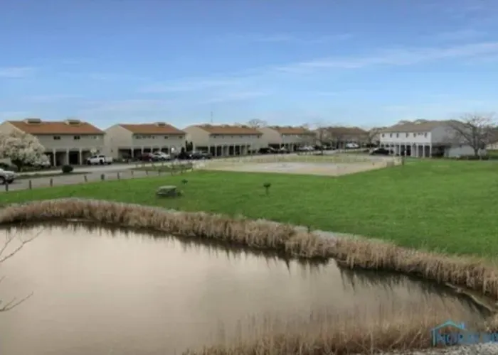 Sunnie Days Condo In Oak Harbor On Lake Erie!