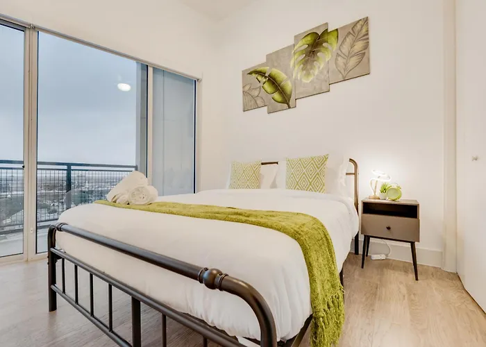 Snazzy Loft Style 2Br I Gym I Parking I Workspace