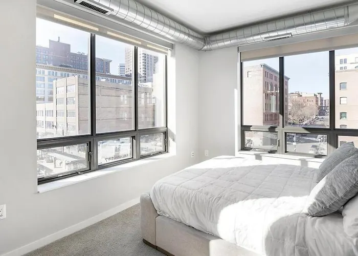 Landing Modern Apartment With Amazing Amenities
