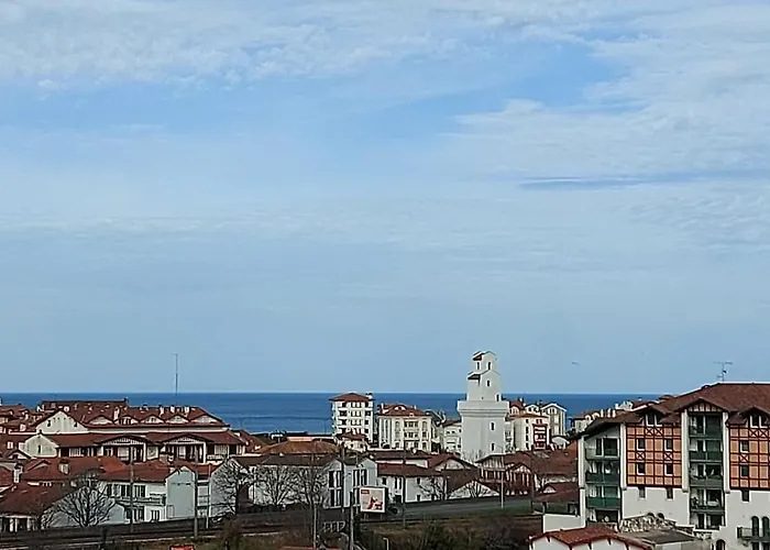 Vacances tout a pied! Vue montagne, échappée océan, pour 5 personnes