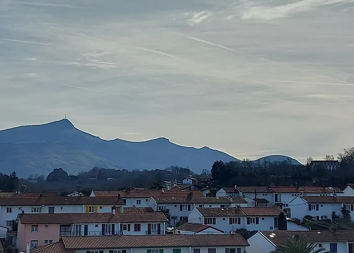 Vacances tout a pied! Vue montagne, échappée océan, pour 5 personnes