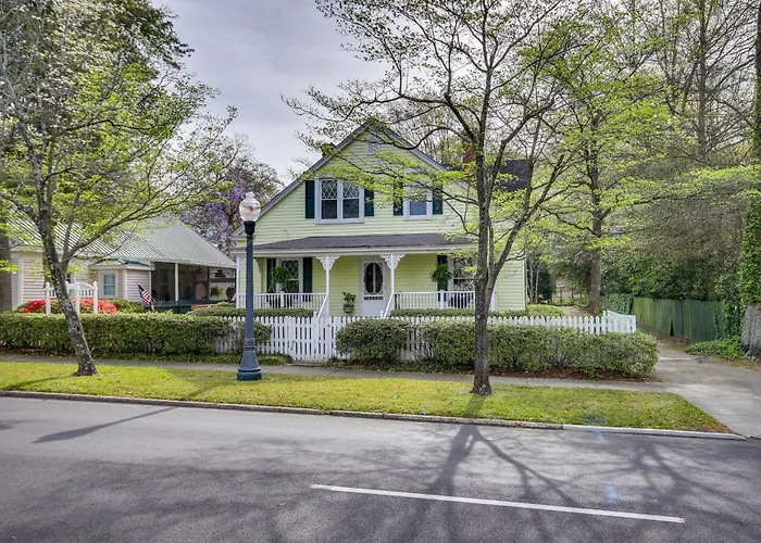Aiken Apt W/ Garden-View Balcony: Half-Mi To Dtwn!