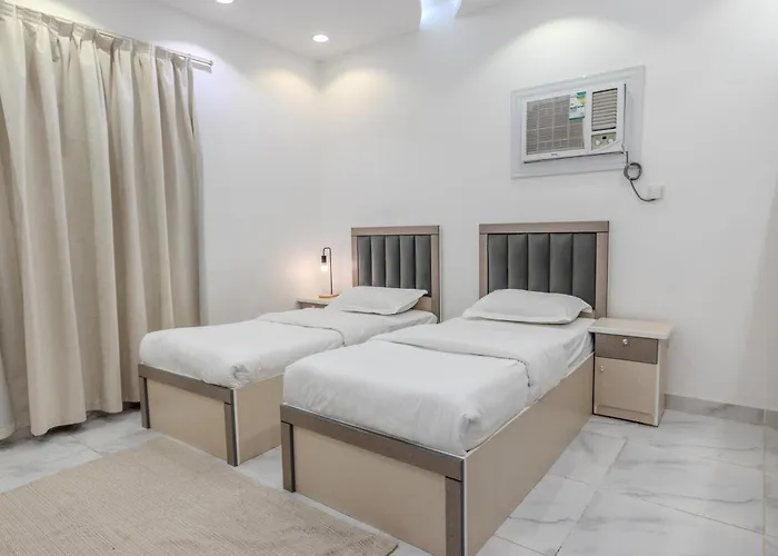 Comfortable & Big Family Apartments 10Mins Drive To Al-Masjid -Nabawi