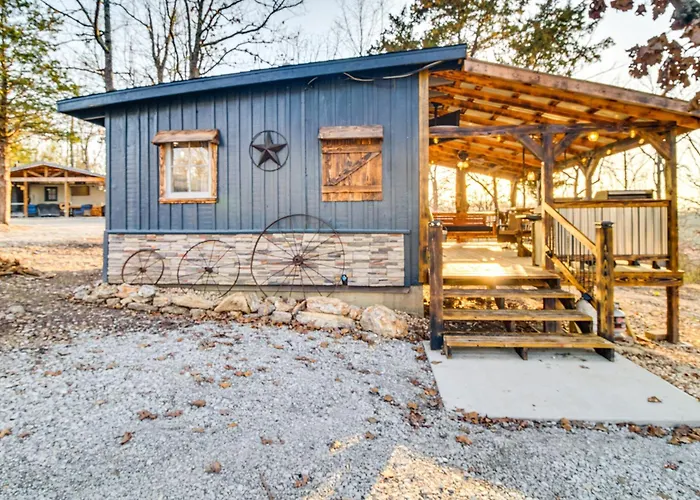 Serene & Cozy Studio Cabin: Walk To Norfork Lake!
