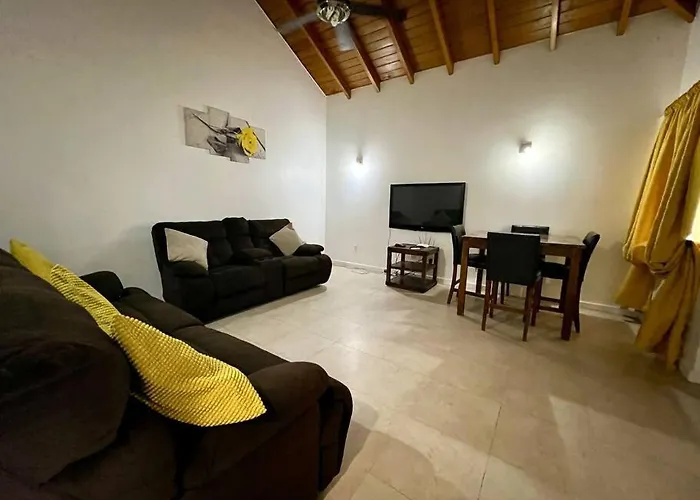 Crosbies Cabins Large Modern Space