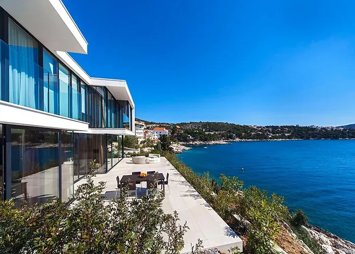 Golden Rays Luxury Villas & Apartments
