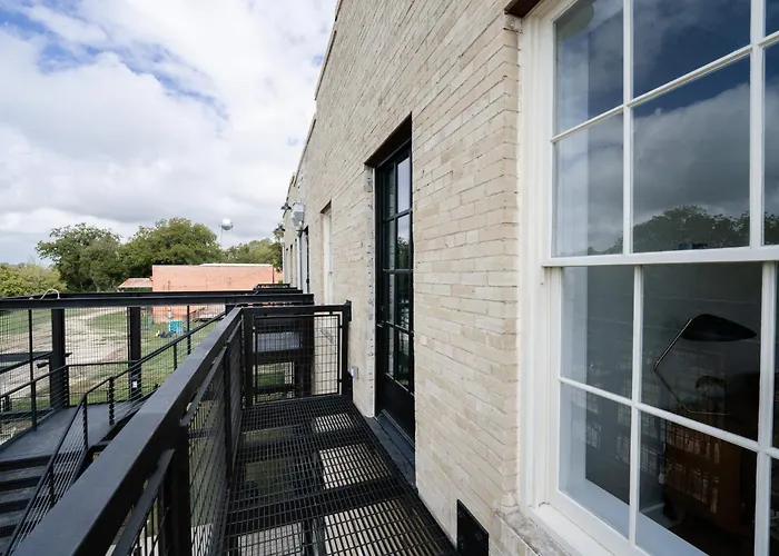 Western 1924 Luxury Lofts