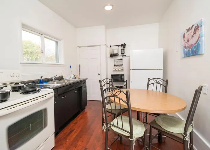 Port Huron Temp Stays - Apartment 2