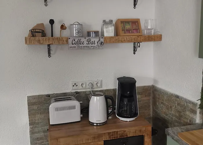 Pauls Hexenhaus Wohnung Hexe Mit Fahrrad Garage Und Innenhof Fuer Motorraeder