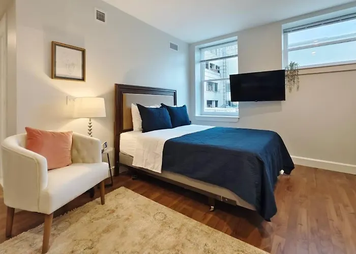 Fun Cozy Apts - 1 25 Mile Walk To Tiaa Bnk Fld