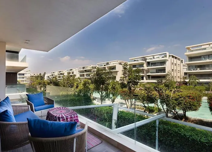 Lake View Residence 3 Bedroom Apt - Families Only