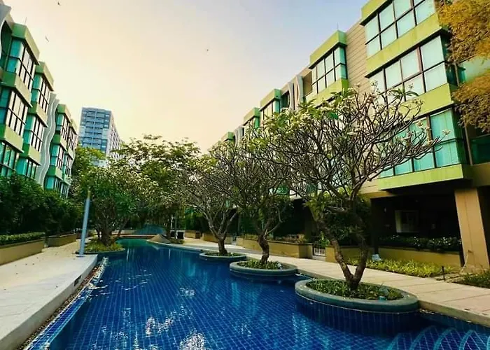 Lumpini Park Beach