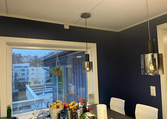 Arendalsuka - Fin Enebolig, Sentralt Og Sjonaert,Gratis Parkering 4 Rom 3 Bad 2 Stuer