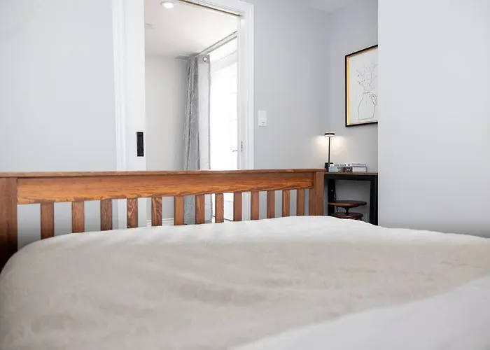 French Charm In Brampton 2 Bdrm Apt