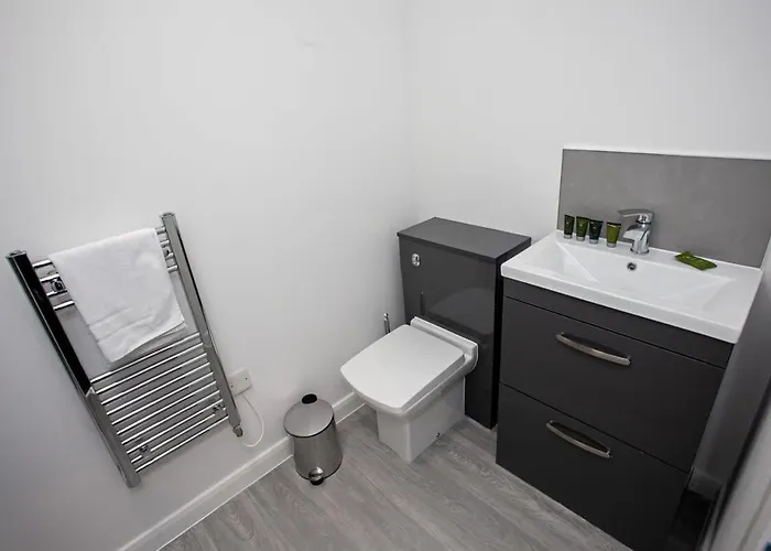 Lovely Open Plan 1 Bedroom Apartment In Bolton
