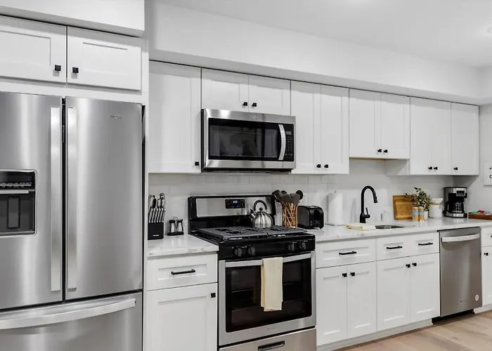 Excellent 2-Br Condo In Hip Area Of Dc